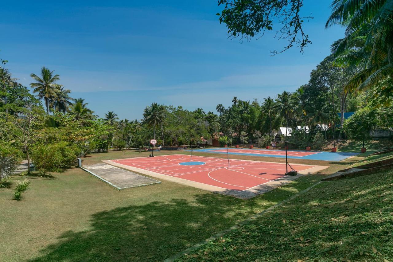 Estuary Sarovar Premiere Poovar Island Exterior photo
