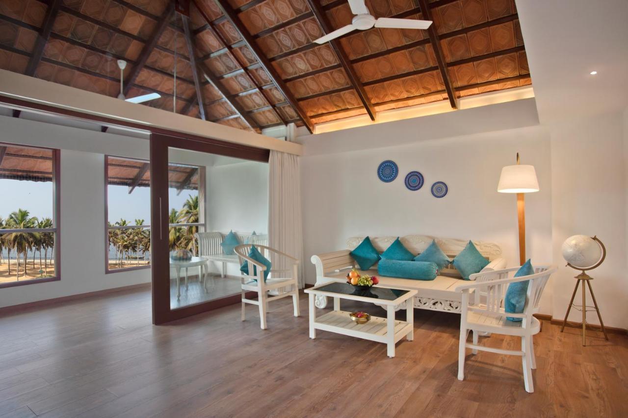 Estuary Sarovar Premiere Poovar Island Exterior photo