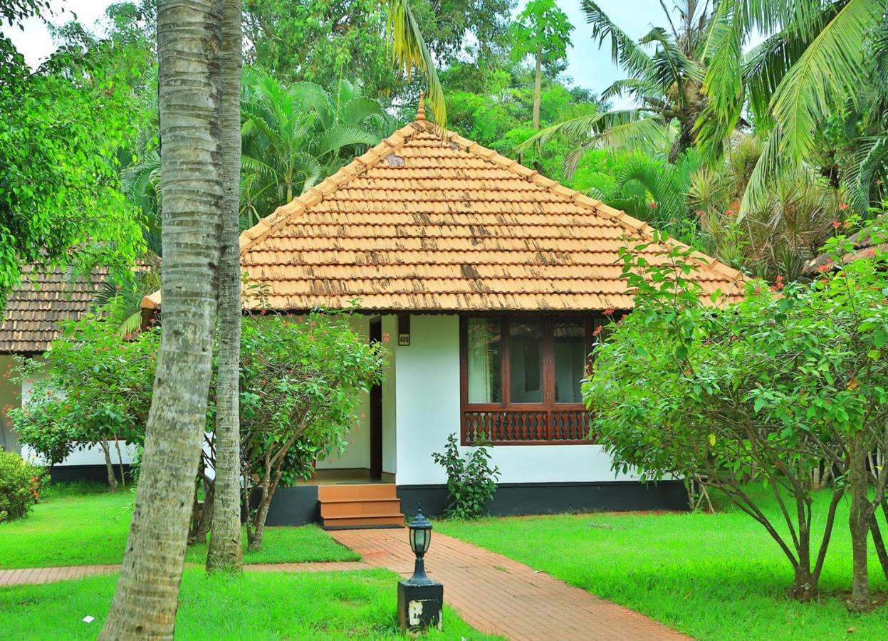 Estuary Sarovar Premiere Poovar Island Exterior photo