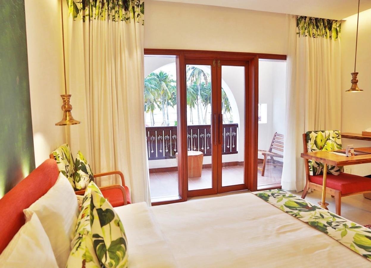 Estuary Sarovar Premiere Poovar Island Exterior photo