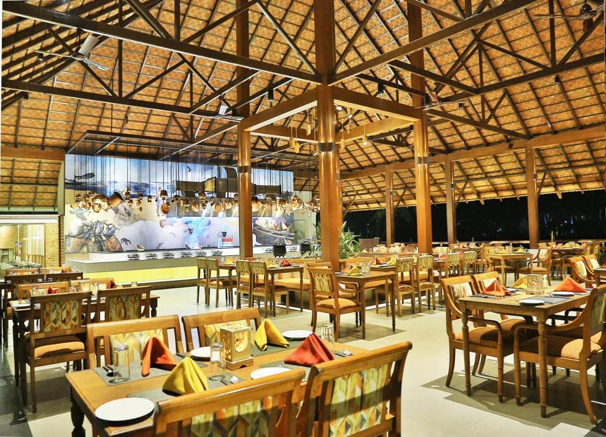 Estuary Sarovar Premiere Poovar Island Exterior photo